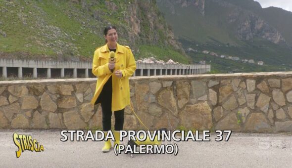 Palermo, la provinciale chiusa si trasforma in discarica