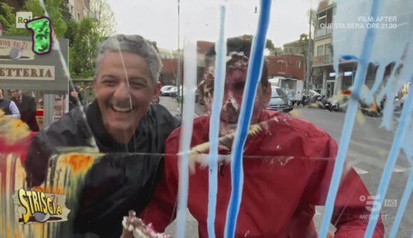 Fiorello e Biggio eco-vandali: finisce a torte in faccia