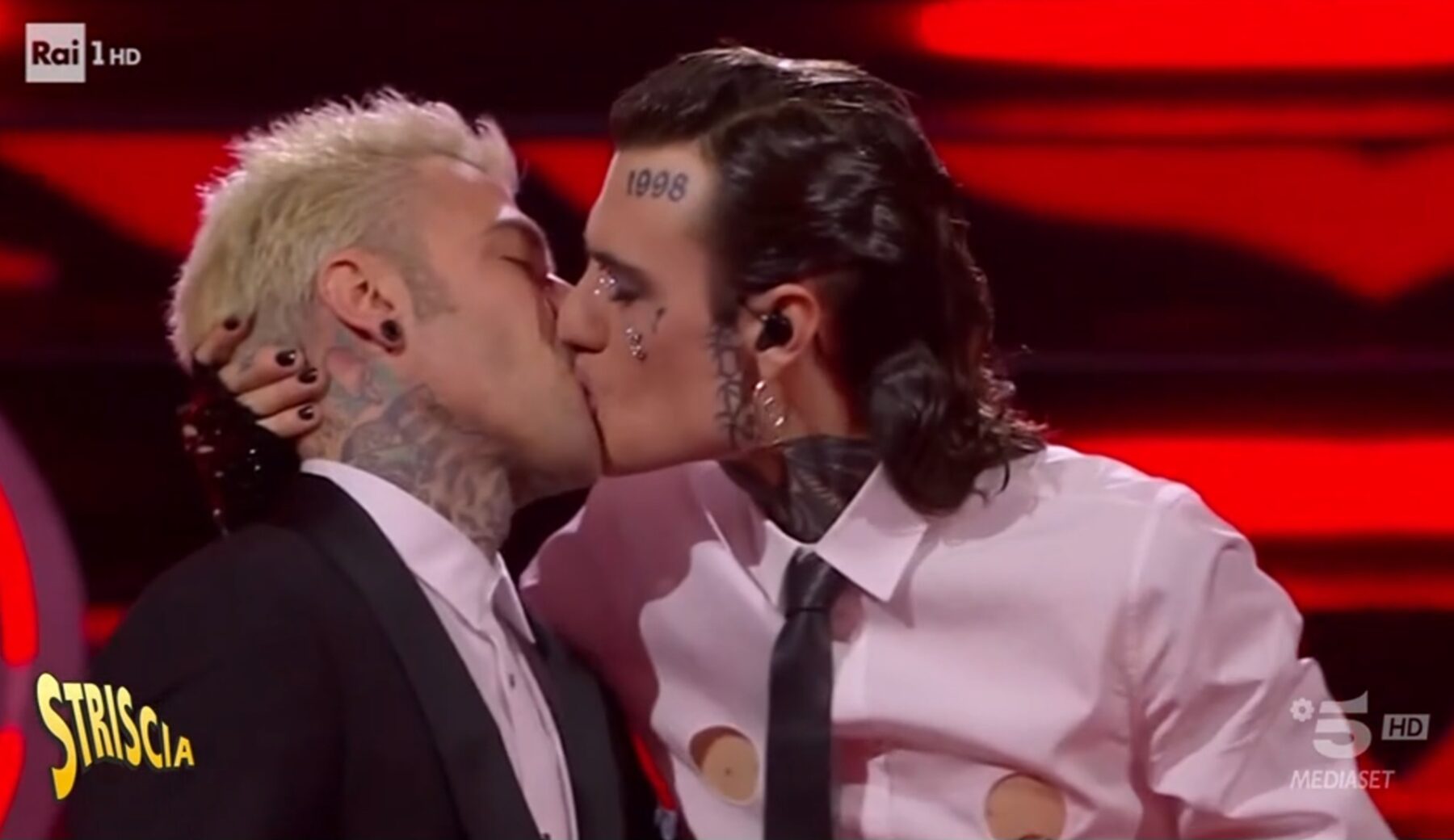 Il bacio tra Rosa Chemical e Fedez era solo show