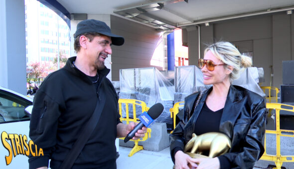 Il Tapiro d'oro a Ilary Blasi. Stasera a Striscia