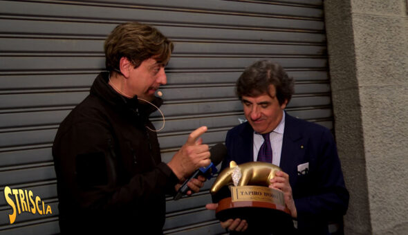 Tapiro d'oro (con orecchini) a Urbano Cairo, stasera a Striscia