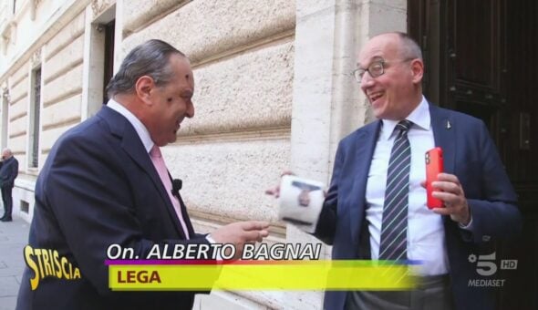 Il Vespone e il rotolo di Fratoianni: una faccia che è una garanzia