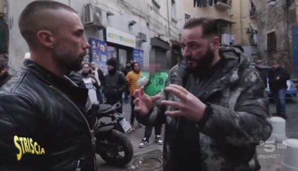 Napoli: murales per i rapinatori e non per le vittime di camorra