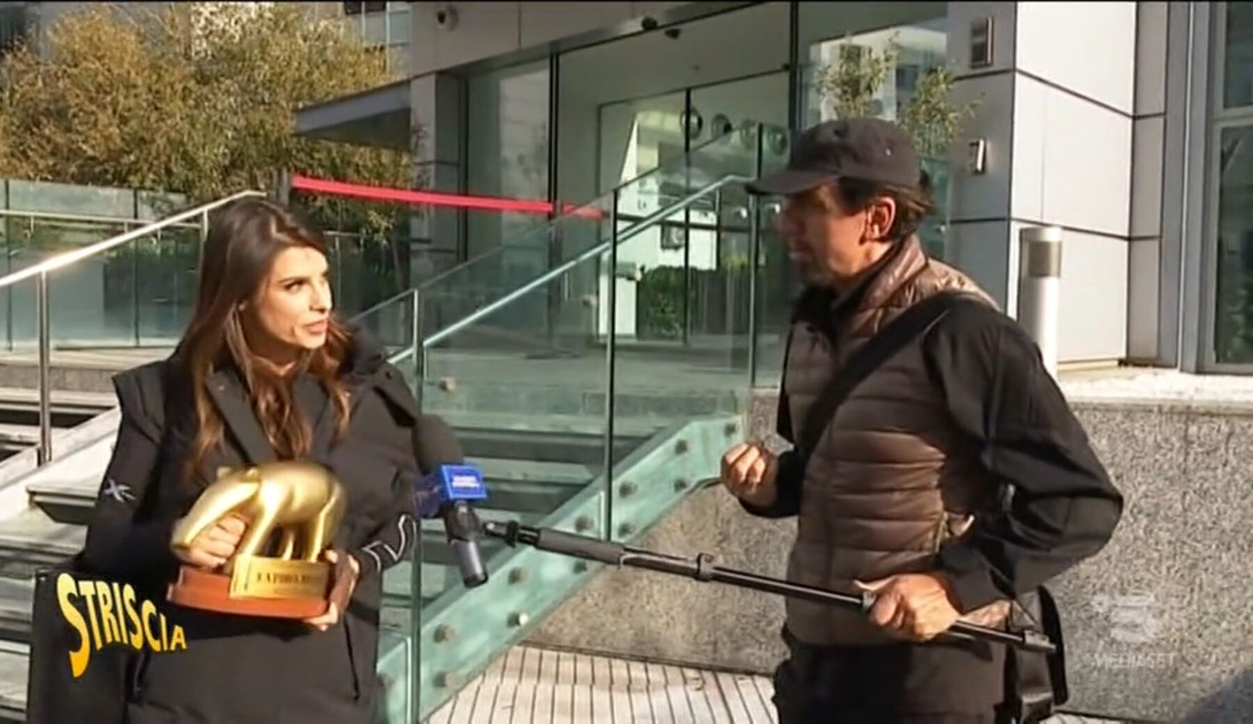 Canalis e Fedez gemelli separati alla nascita? Lei si attapira