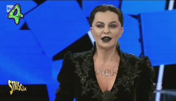 Come le canta Alba Parietti, nessuno!