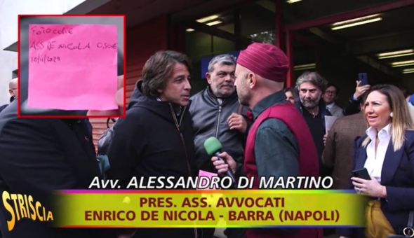 Stasera a Striscia, fotocopie in nero anche nel bar della sede del Giudice di Pace di Barra