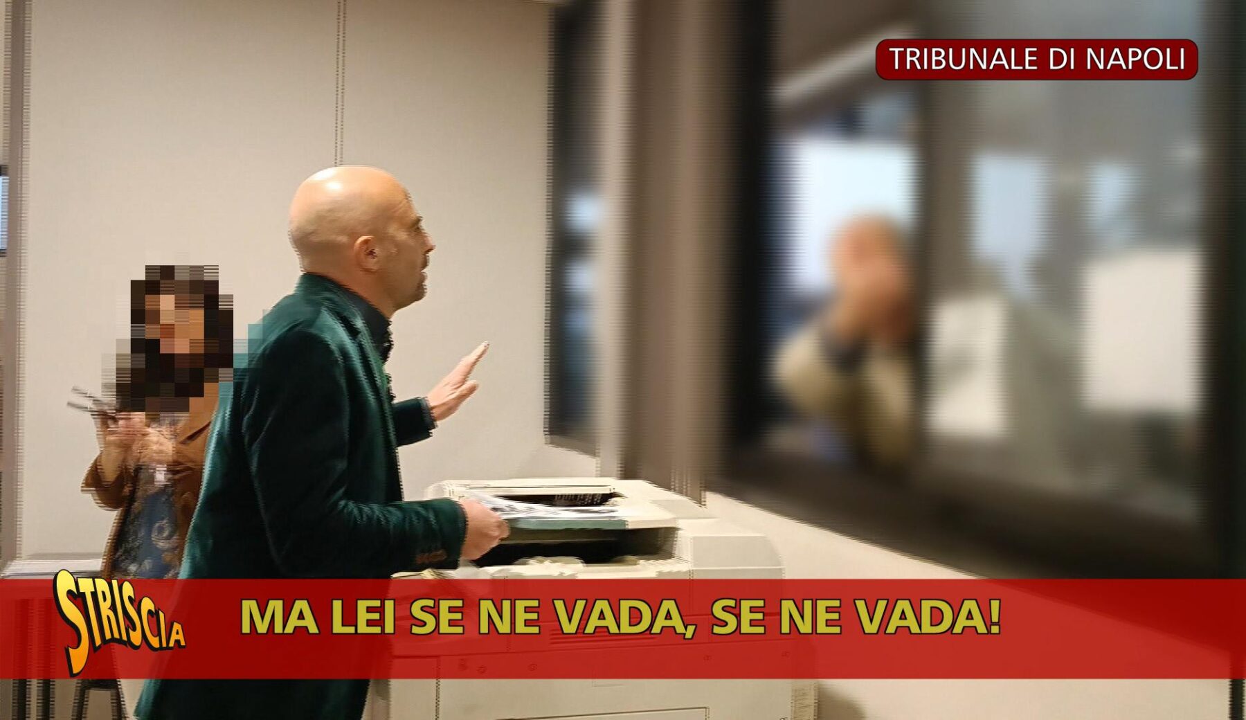 Fotocopie in nero al Tribunale di Napoli, stasera a Striscia il servizio di Abete