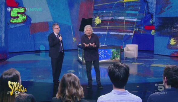 Beppe Grillo tra i Kiss, Gino Paoli e il serial killer