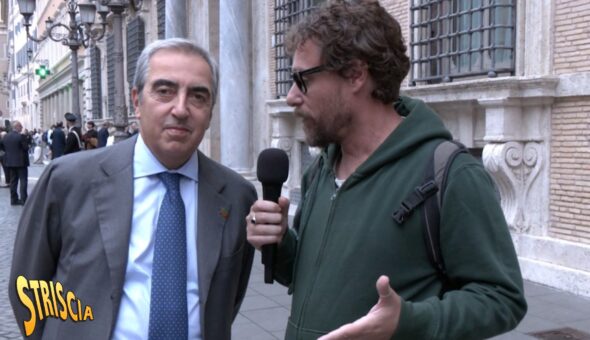 Taglio del canone Rai. Stasera a Striscia, l'intervista al vice presidente del Senato Gasparri