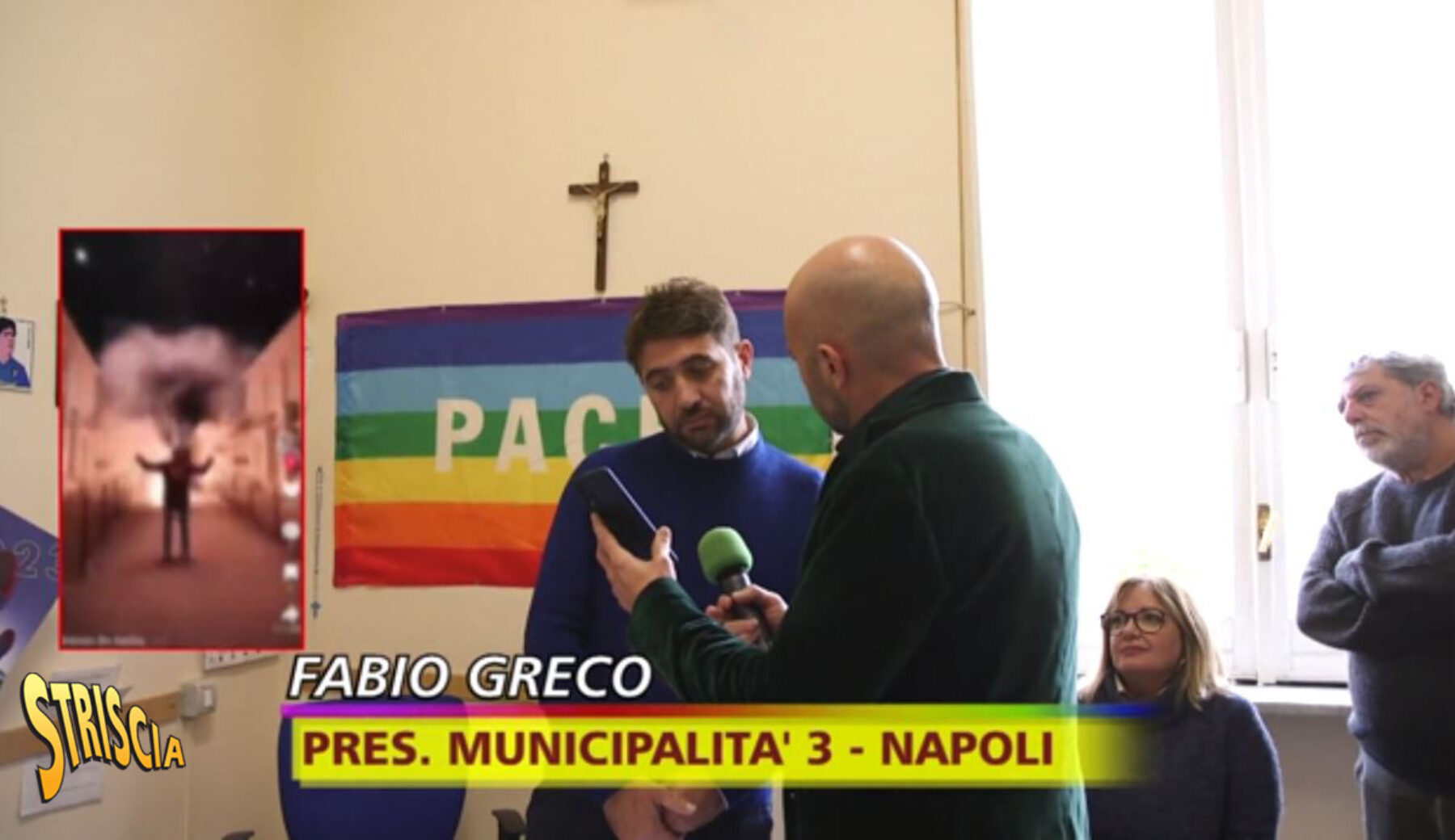 Stasera a Striscia continua l’inchiesta sull’ex custode ai domiciliari in un asilo a Napoli