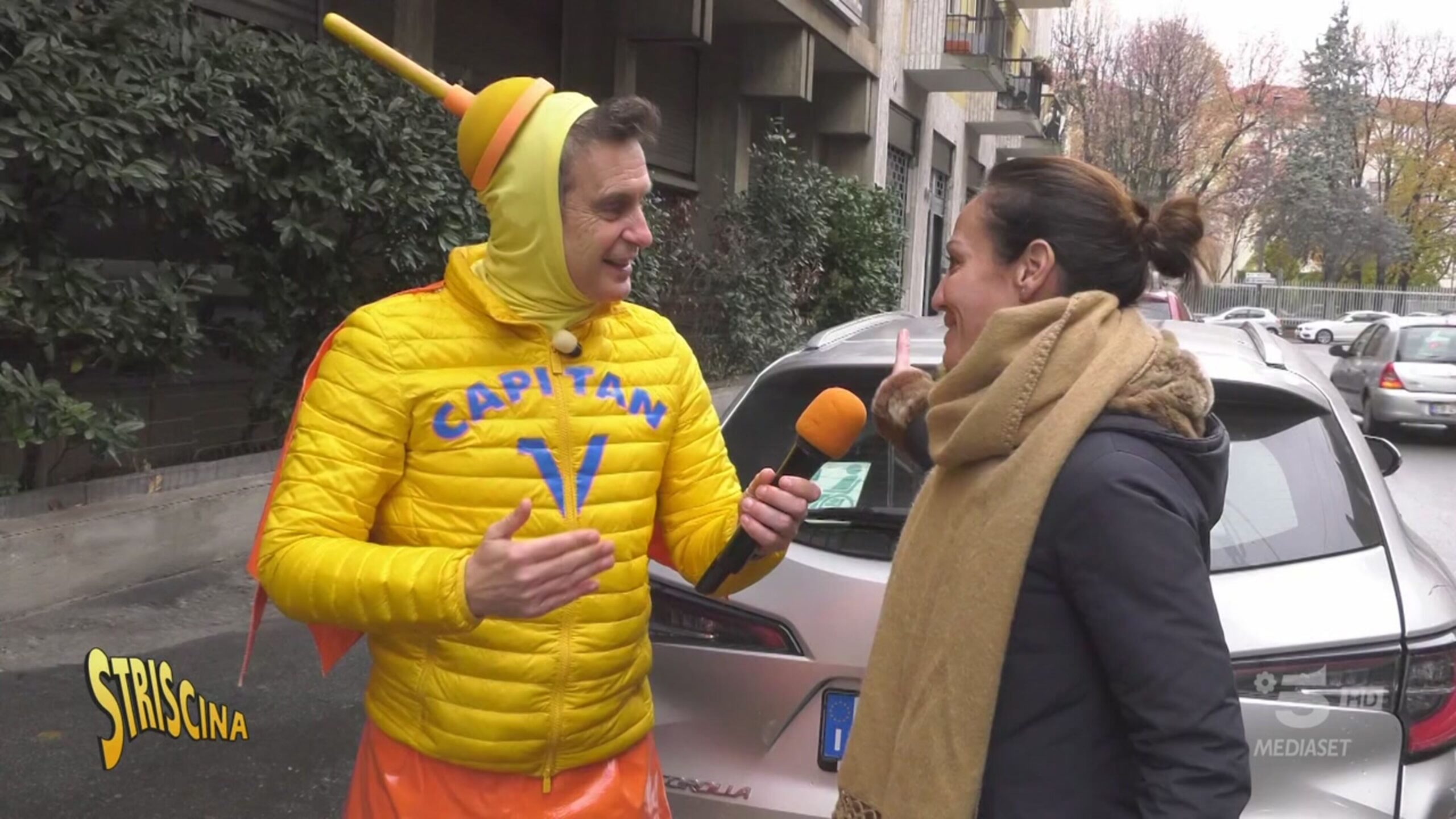 Capitan Ventosa e la multa “sbagliata” per il parcheggio disabili - Striscia la notizia