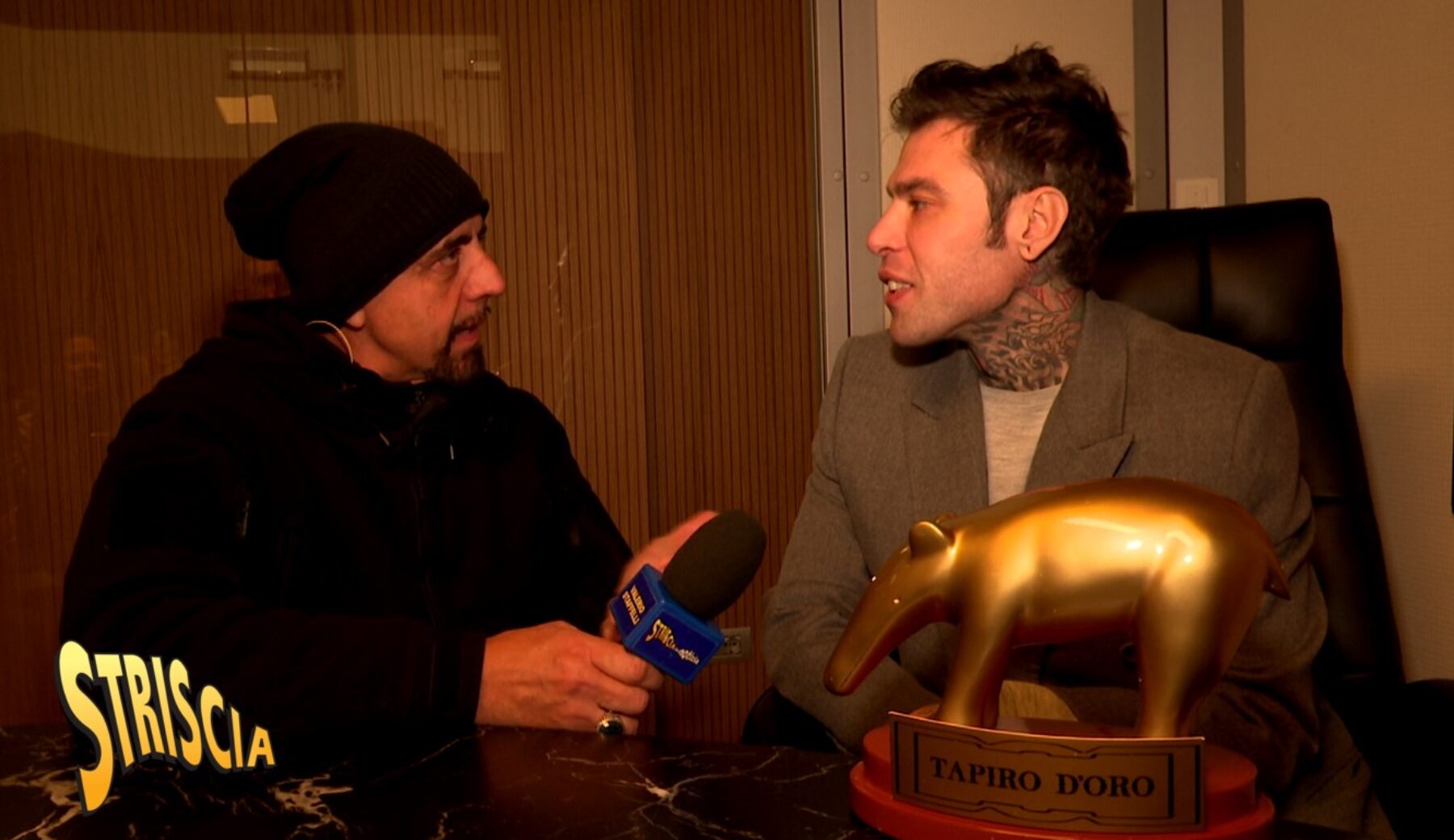 Stasera a Striscia nuovo Tapiro a Fedez per la telenovela X Factor