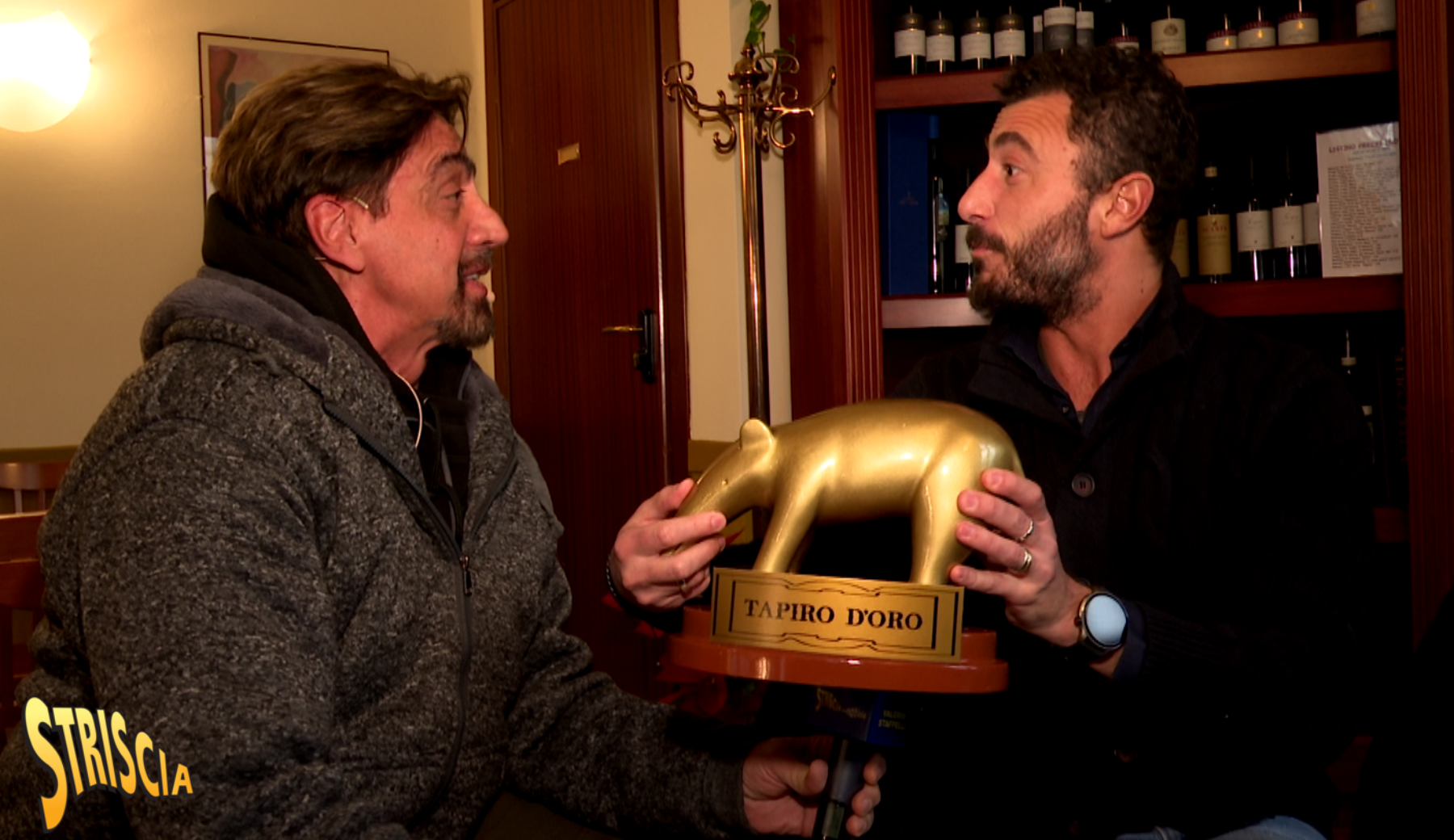 Stasera a Striscia, il Tapiro d’oro “esplosivo” a Emanuele Pozzolo. Revocato il porto d’armi al deputato dopo la sparatoria di Capodanno a Rosazza
