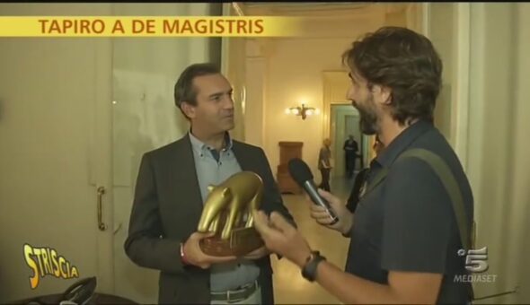 De Magistris e i Tapiri di consolazione per i guai in politica