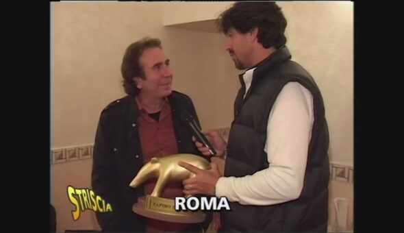 Giucas Casella tra piedi ustionati, numeri non riusciti e… Tapiri