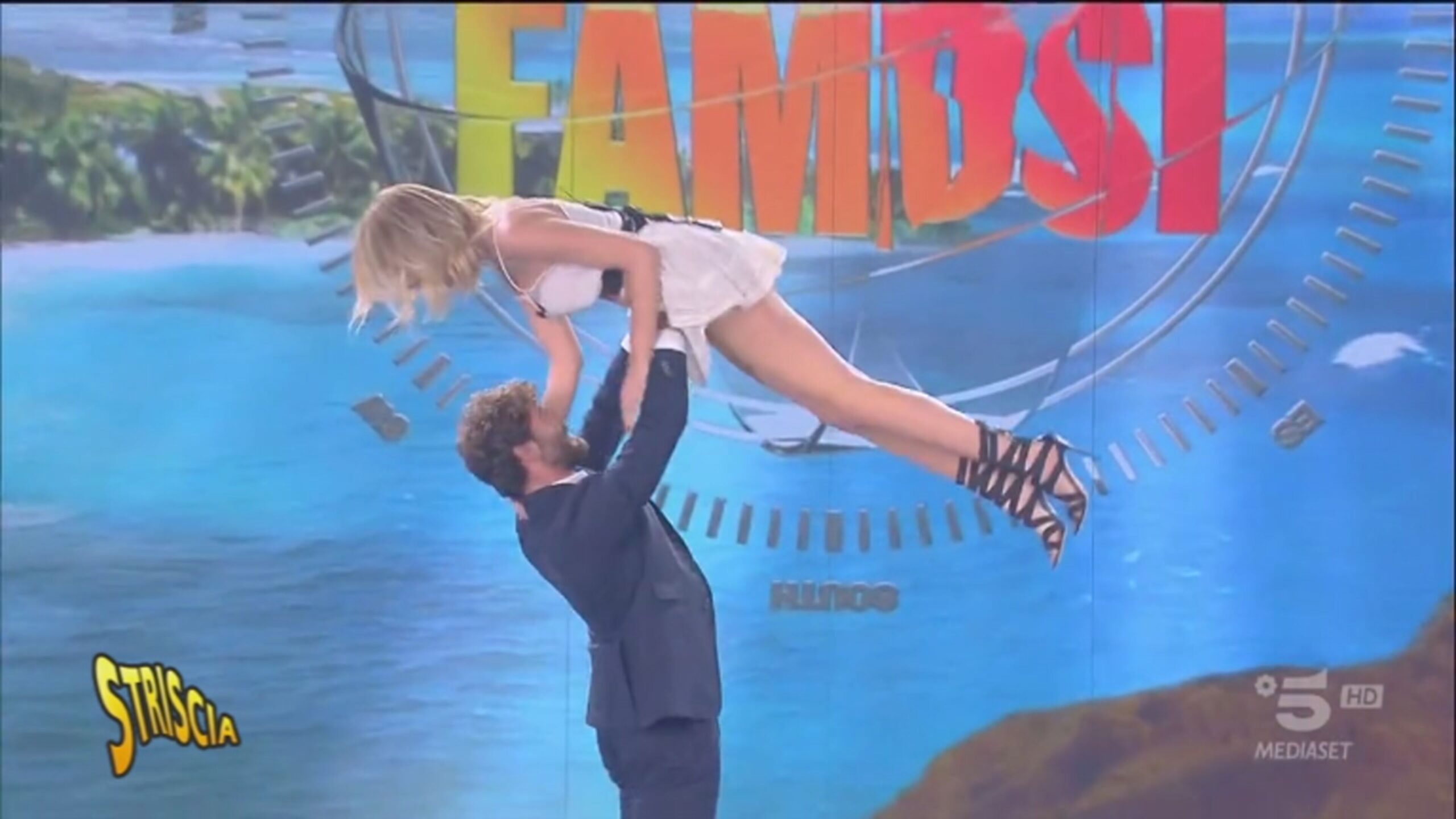 De Martino e Marcuzzi, tra problemi in amore e… tradimenti