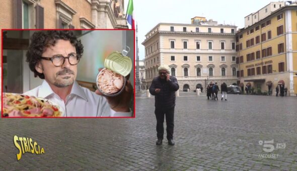 Beppe Grillo telefona all'ex ministro Toninelli senza tonno
