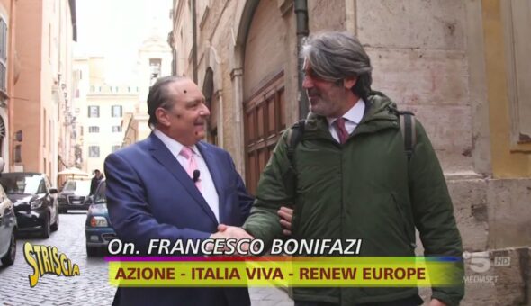 Vespone, le polemiche di Renzi e il compleanno di Meloni