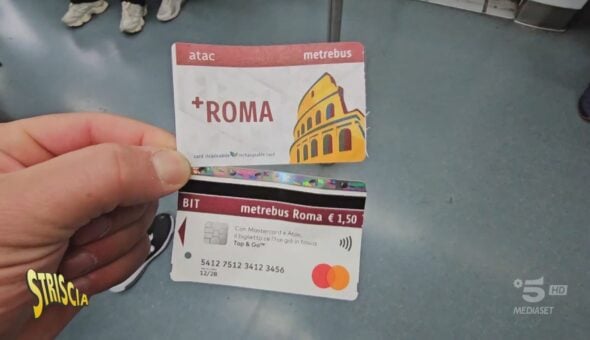 Roma, nella metro istruzioni più chiare e un buon viaggio da Striscia