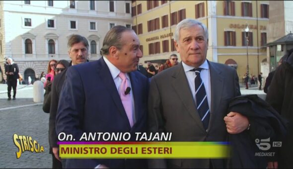 Vespone punge Antonio Tajani sui trent'anni di Forza Italia
