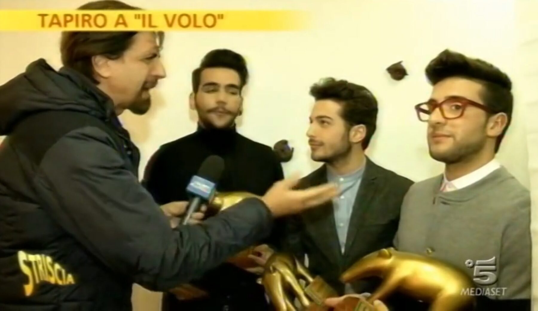 Per Il Volo un Tapiro “capolavoro” nel camerino tappezzato di cacche