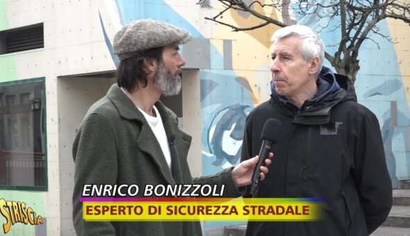 Stasera a Striscia, cartelli stradali fuori legge. Il 40% di quelli italiani potrebbe essere sbagliato, ridondante o inutile (e le multe si possono contestare)