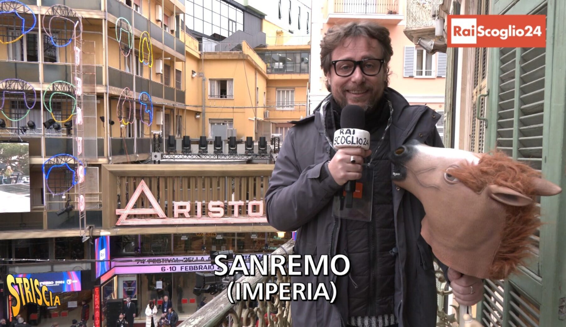 Oggi a Striscia, caos biglietti di Sanremo 2024. In vendita a 700 euro sui social. «Mio marito lavora in Rai. C’è il cambio nome»