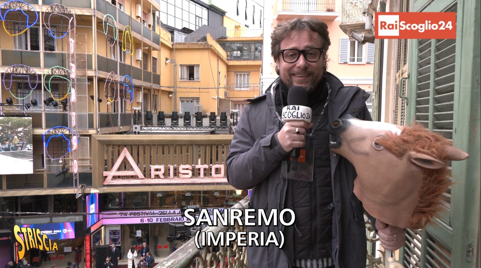 Oggi a Striscia, caos biglietti di Sanremo 2024. In vendita a 700 euro sui social. «Mio marito lavora in Rai. C'è il cambio nome» - Striscia la notizia
