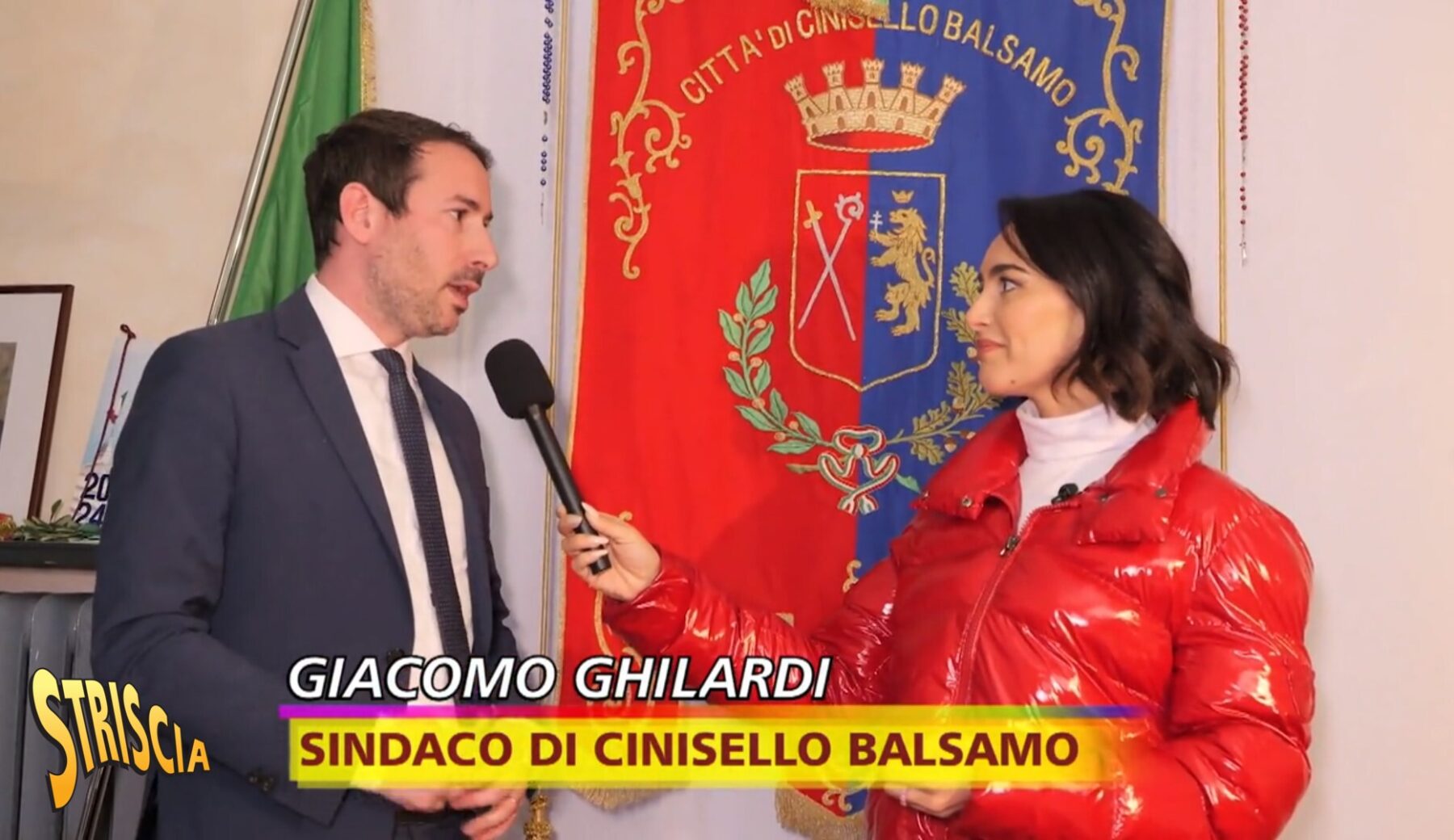 Oggi a Striscia la notizia Rajae torna a occuparsi di Carmen, vittima di stalking. Aveva chiesto aiuto anche al sindaco di Cinisello Balsamo