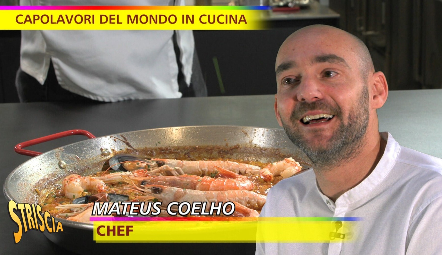 Stasera a Striscia, la “Paella de Mariscos” di Mateus Coelho