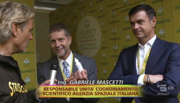 Giornata Internazionale del Volo Umano nello Spazio. Il servizio di Striscia la notizia