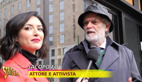 Oggi a Striscia, la protesta di Jacopo Fo davanti alla sede di Facebook: «Mi oscura perché sono pacifista come il papa»