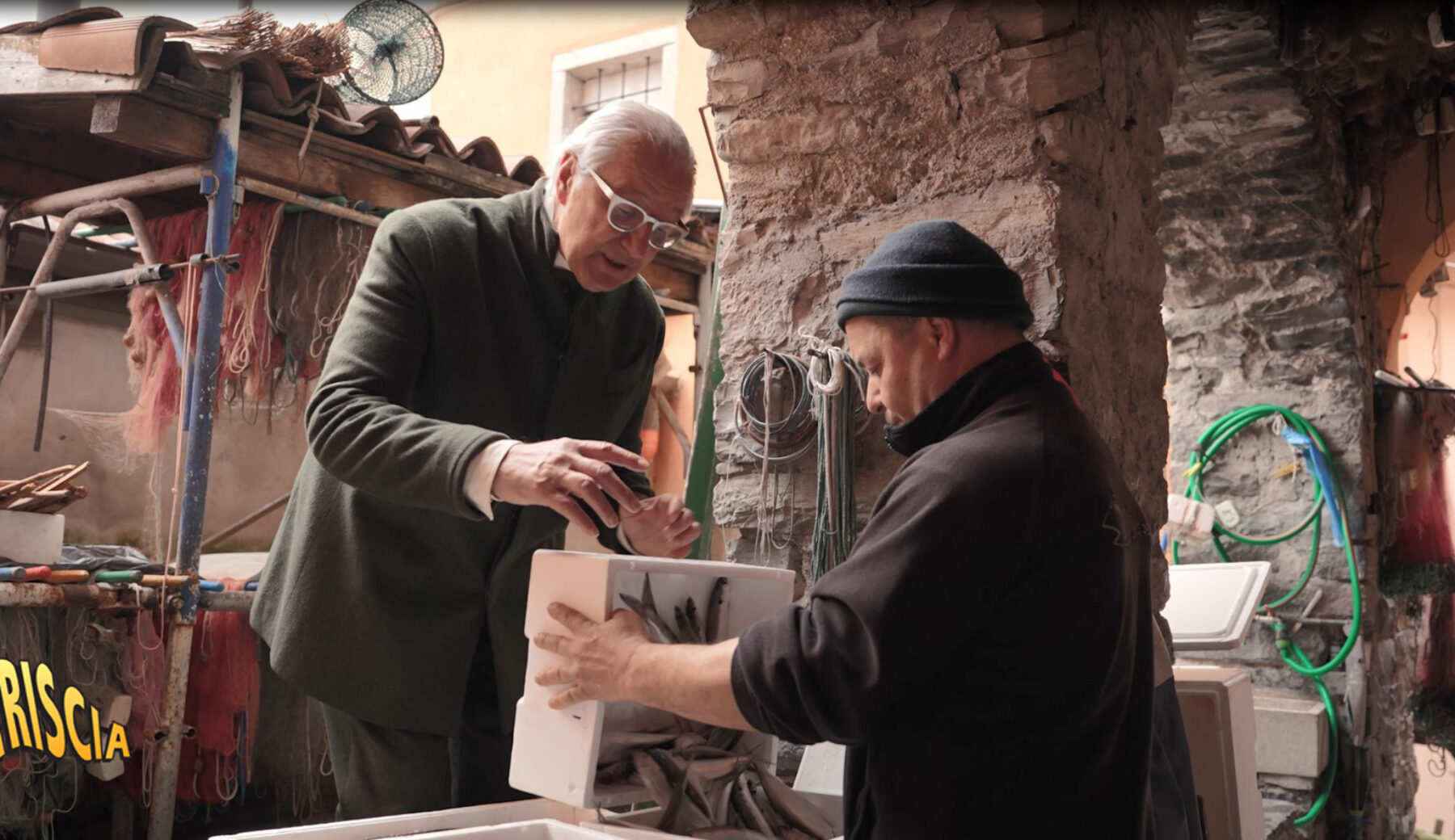 Stasera a Striscia, Davide Rampello e la pesca sul Lario