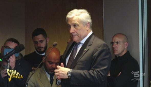 Antonio Tajani e i misteriosi sms dei politici