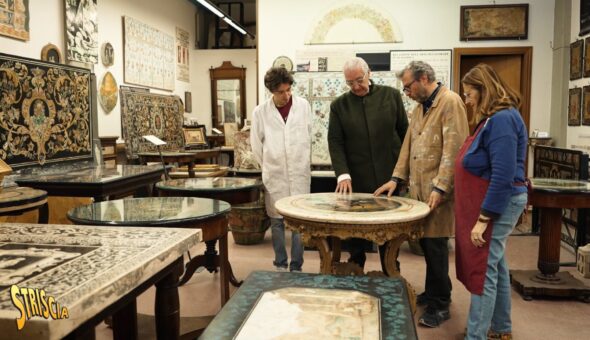 Stasera a Striscia, Rampello è a Pontassieve (Firenze) per raccontare un'antica tecnica d'intarsio: l'arte della scagliola