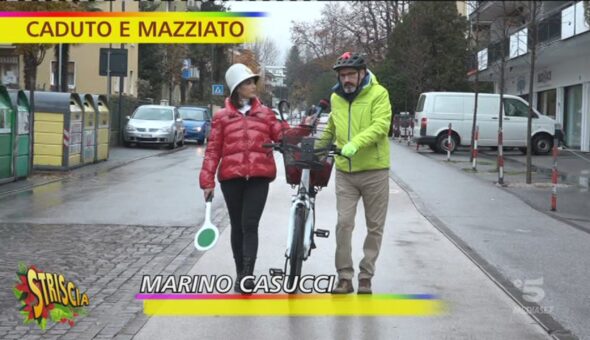 Cade in bici, si fa male e in ospedale gli fanno di nascosto l'alcol test