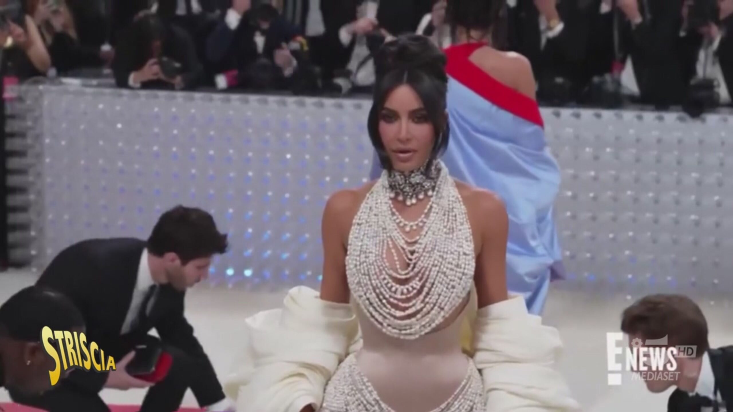 “Moda caustica”, 50 mila perle per Kim Kardashian
