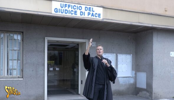 Oggi a Striscia: uffici deserti, pc fuori uso, organico ridotto. Ecco gli uffici del Giudice di pace. «Siamo sotto organico: dovremmo essere 200, siamo in 55»