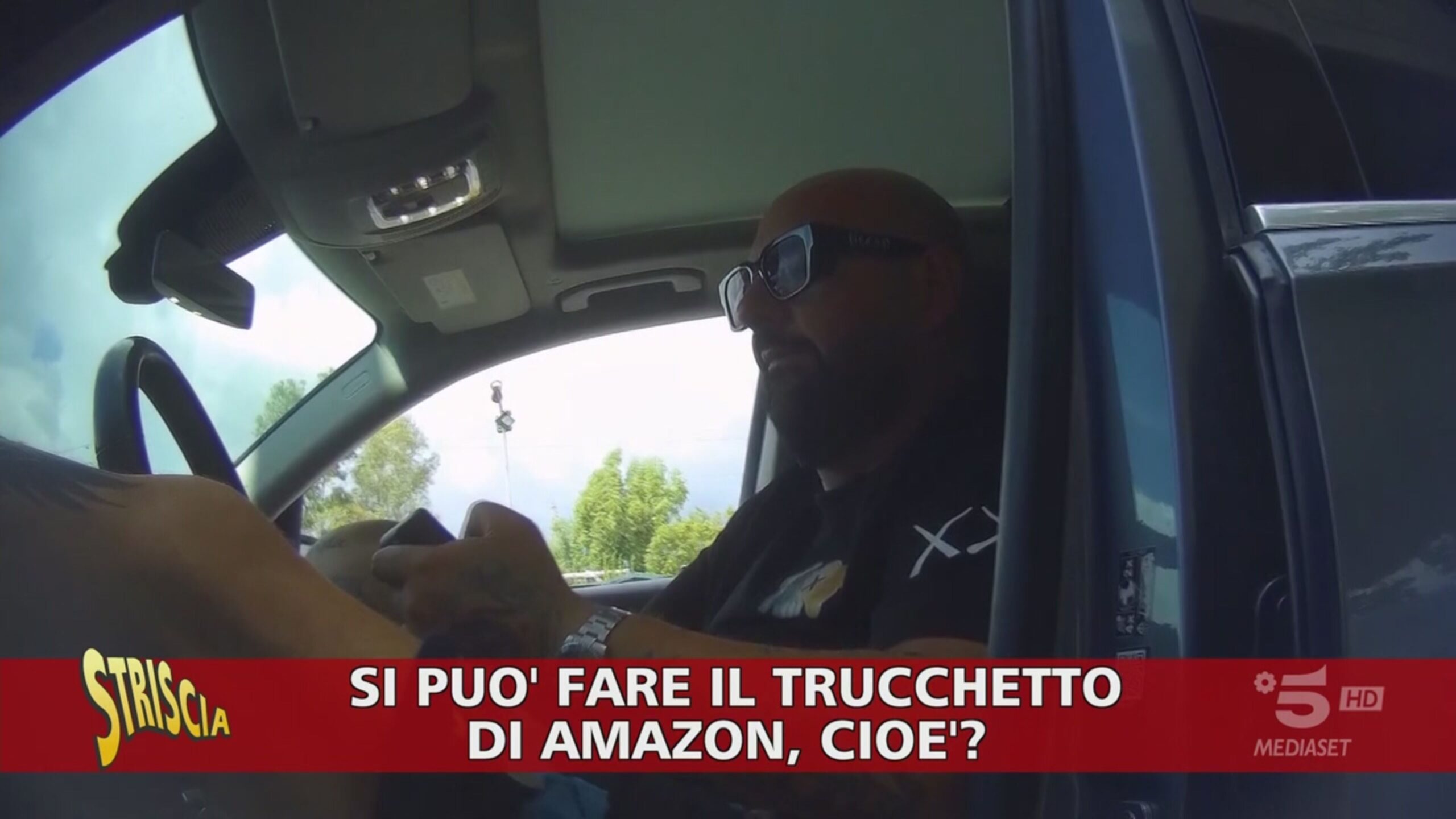www.striscialanotizia.mediaset.it