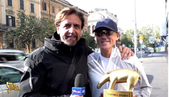 Stasera a Striscia: Tapiro d'oro a Roberto Mancini per l'addio all'Arabia Saudita dopo appena 14 mesi (e non solo). «C'era del malcontento da ambo le parti. Buona uscita milionaria? Tutte bugie» 