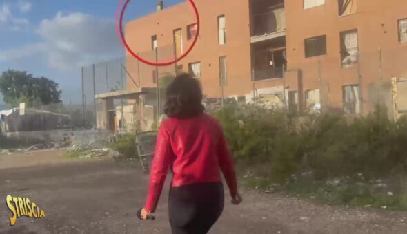 Oggi a Striscia: dalle ex Officine Romanazzi a La Rustica, lo spaccio di droga ha solo cambiato indirizzo