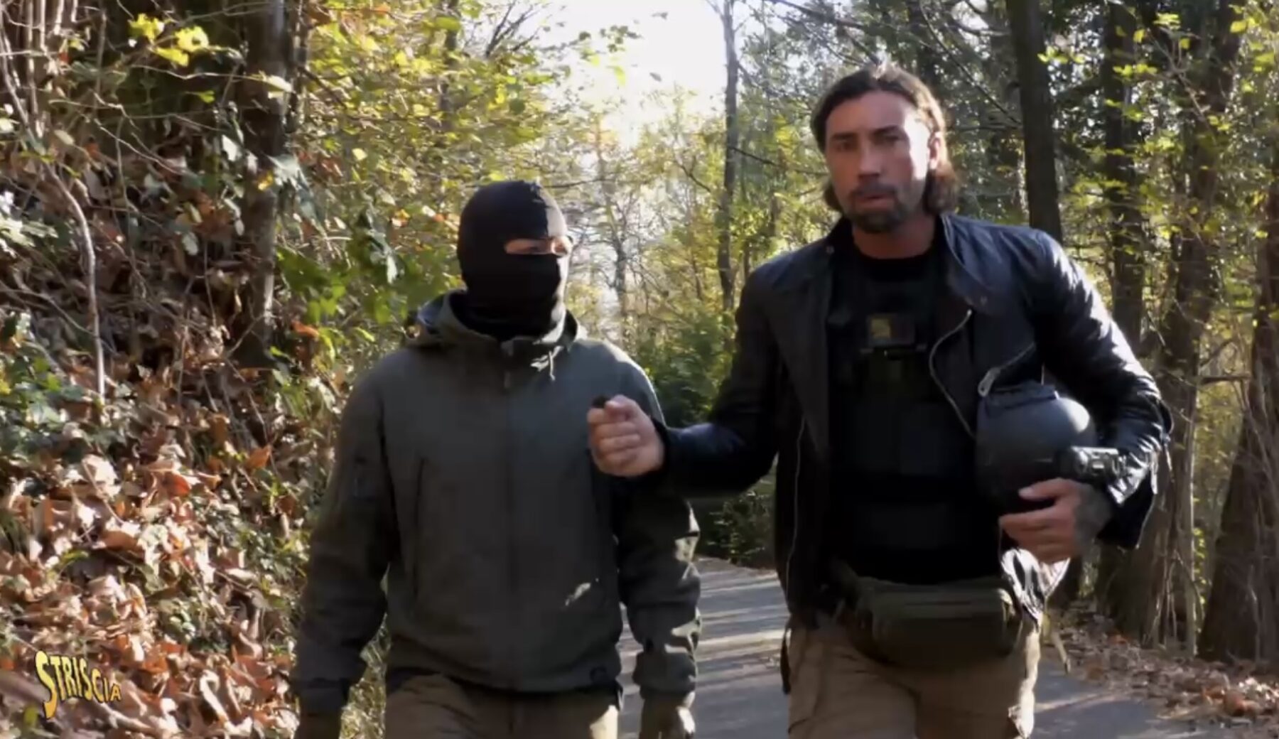 Stasera a Striscia: Vittorio Brumotti a Mondonico (Varese) in un boschetto trasformato in “drive in” della droga