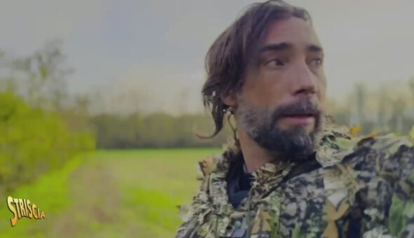 Anteprima: colpo di pistola per intimidire Vittorio Brumotti e il suo cameraman. Continua la lotta dell'inviato contro lo spaccio di droga.