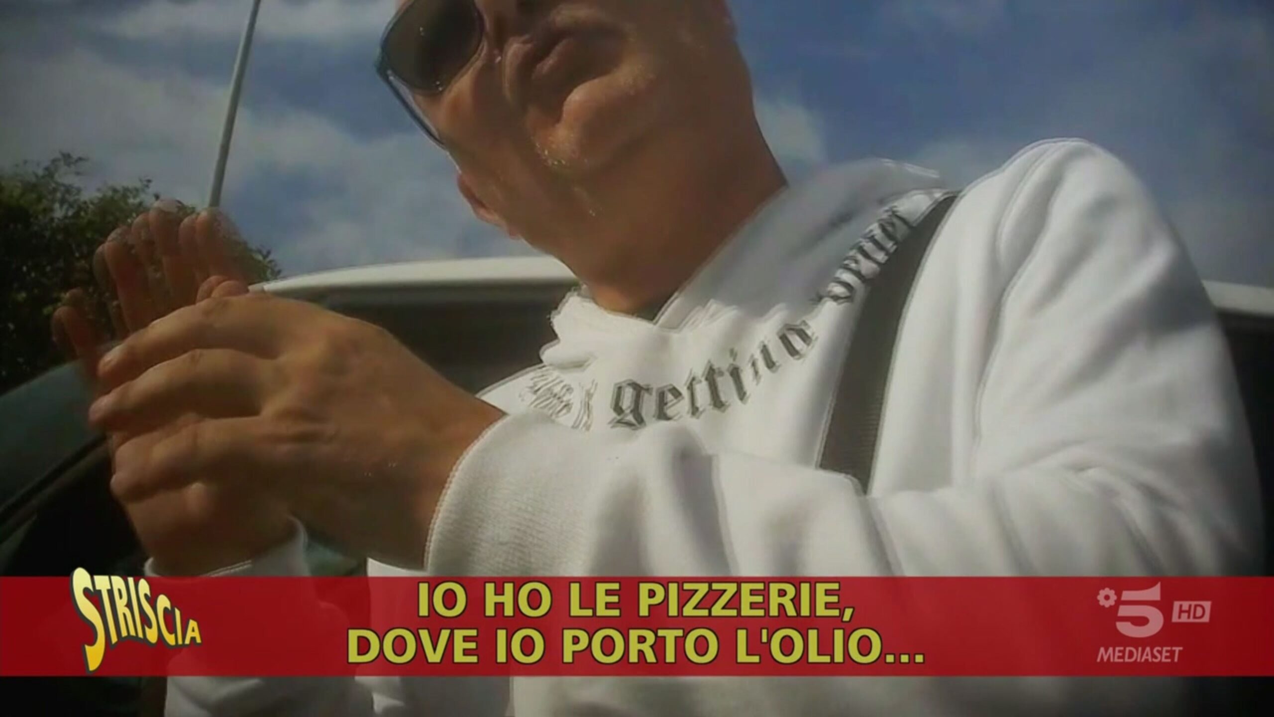 www.striscialanotizia.mediaset.it
