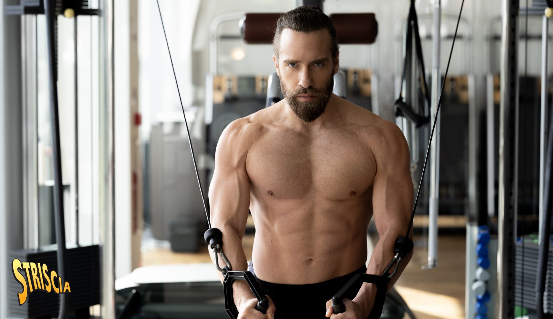 Gianluca Briganti, una vita da artista: «Mi alleno otto giorni a settimana e studio per diventare attore». L’intervista su Men’s Health