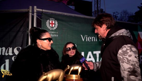 Stasera a Striscia: Paola e Chiara, escluse dal Festival di Sanremo, ricevono il loro primo Tapiro d'oro. «La ruota gira. Ce lo aspettavamo anche un po'»