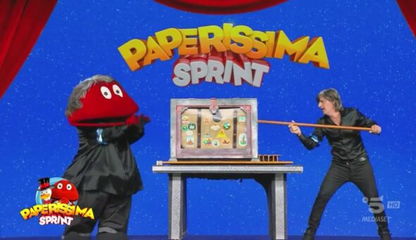 Paperissima Sprint, Roberta Lanfranchi sparisce nel baule del Mago Casanova