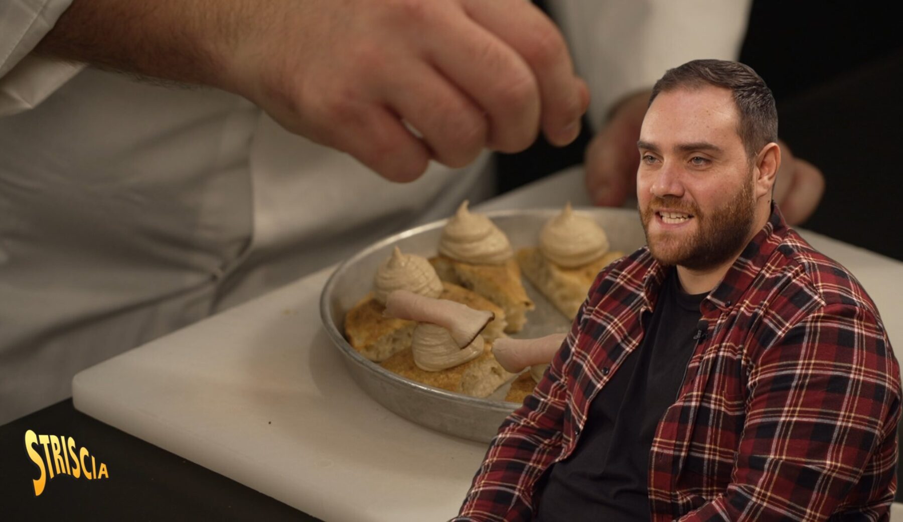 Domani sera a Striscia: la “Focaccia con vitello tonnato” di Lorenzo Sirabella