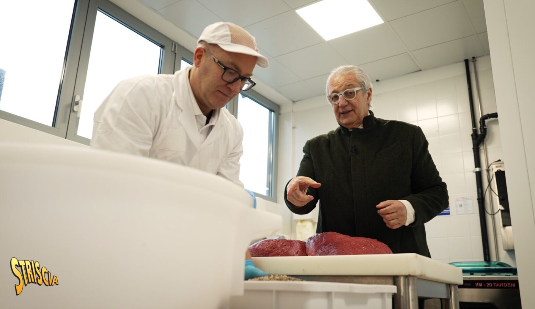Questa sera a Striscia la notizia nella rubrica “Paesi, paesaggi…” Davide Rampello e la carne salada del Trentino
