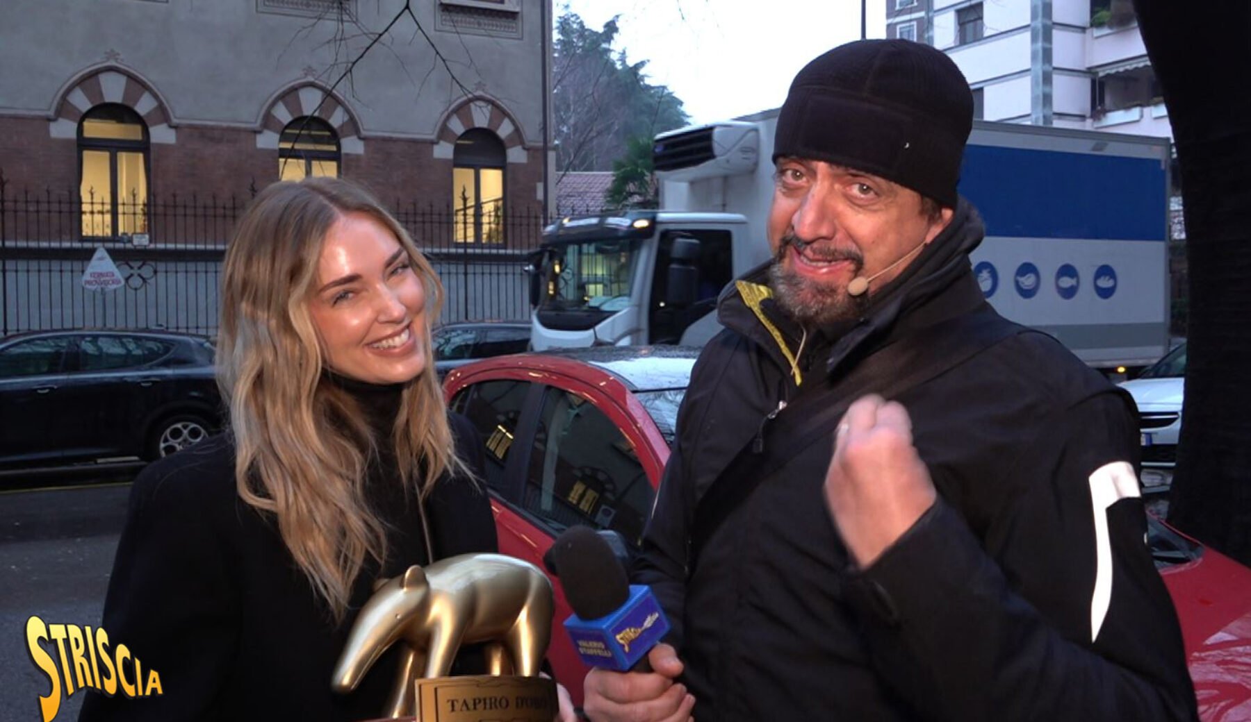 Tapiro d’oro a Chiara Ferragni perché Fedez a Sanremo canterà “Bella stronza”: “Non penso sia dedicata a me. Sto meglio senza Federico. Non era una bella relazione”